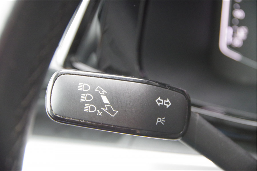 Volkswagen Transporter 2.0 TDI L2 BULLI, 150PK AUT. LED, ADAPT. CRUISE, DIGITAL COCKPIT, NAVI, AIRCO, APPLE CARPLAY, NL AUTO, NAP