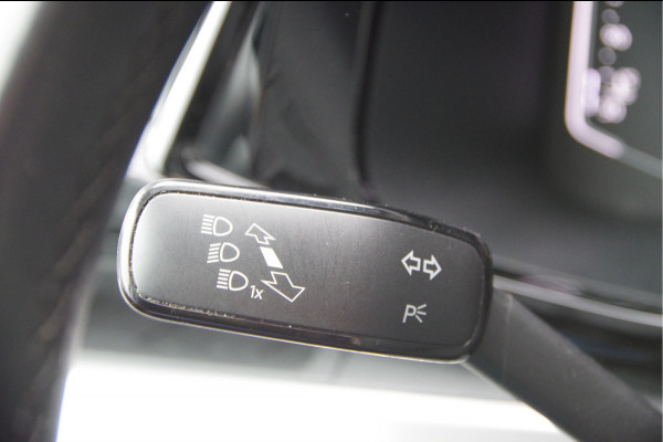 Volkswagen Transporter 2.0 TDI L2 BULLI, 150PK AUT. LED, ADAPT. CRUISE, DIGITAL COCKPIT, NAVI, AIRCO, APPLE CARPLAY, NL AUTO, NAP