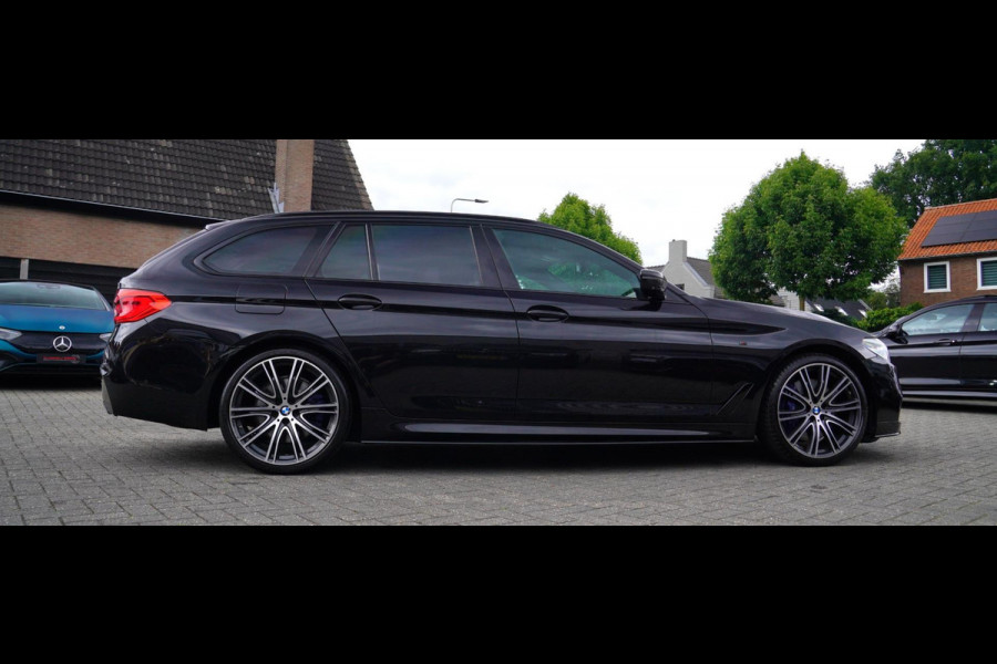 BMW 5 Serie Touring 540i xDrive High Executive | 360 Camera | Massage | Headup | Carbon delen exterieur | BMW LED | Dealer onderho