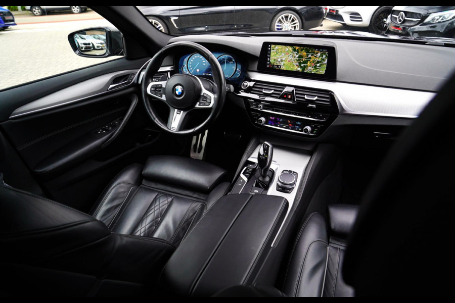 BMW 5 Serie Touring 540i xDrive High Executive | 360 Camera | Massage | Headup | Carbon delen exterieur | BMW LED | Dealer onderho