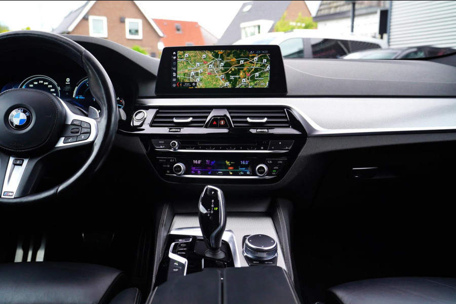 BMW 5 Serie Touring 540i xDrive High Executive | 360 Camera | Massage | Headup | Carbon delen exterieur | BMW LED | Dealer onderho