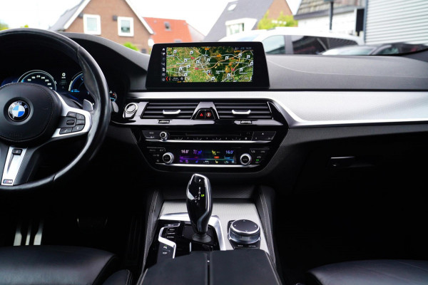 BMW 5 Serie Touring 540i xDrive High Executive | 360 Camera | Massage | Headup | Carbon delen exterieur | BMW LED | Dealer onderho