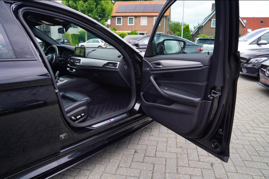 BMW 5 Serie Touring 540i xDrive High Executive | 360 Camera | Massage | Headup | Carbon delen exterieur | BMW LED | Dealer onderho