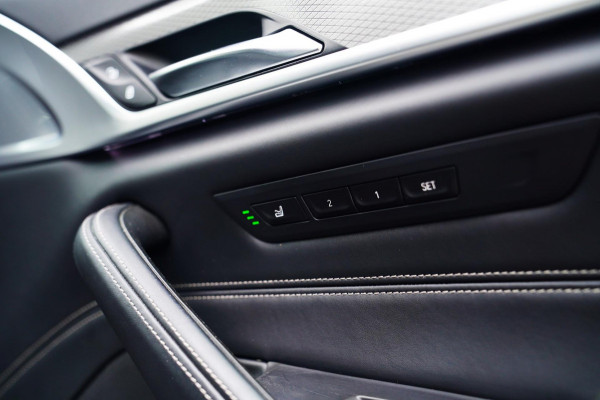 BMW 5 Serie Touring 540i xDrive High Executive | 360 Camera | Massage | Headup | Carbon delen exterieur | BMW LED | Dealer onderho
