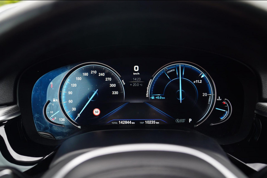 BMW 5 Serie Touring 540i xDrive High Executive | 360 Camera | Massage | Headup | Carbon delen exterieur | BMW LED | Dealer onderho