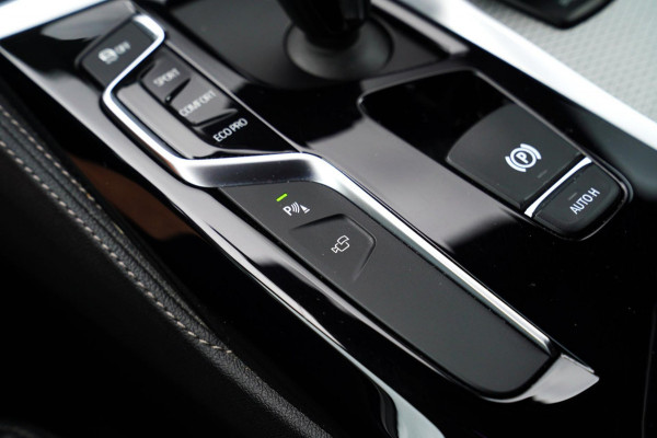 BMW 5 Serie Touring 540i xDrive High Executive | 360 Camera | Massage | Headup | Carbon delen exterieur | BMW LED | Dealer onderho