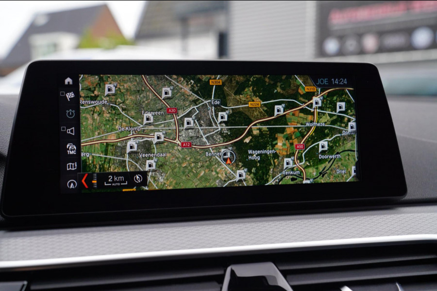BMW 5 Serie Touring 540i xDrive High Executive | 360 Camera | Massage | Headup | Carbon delen exterieur | BMW LED | Dealer onderho