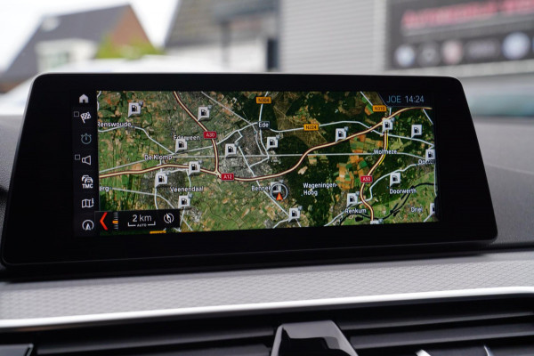 BMW 5 Serie Touring 540i xDrive High Executive | 360 Camera | Massage | Headup | Carbon delen exterieur | BMW LED | Dealer onderho