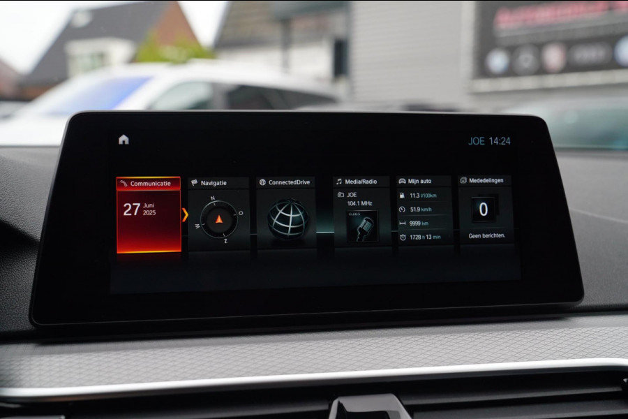 BMW 5 Serie Touring 540i xDrive High Executive | 360 Camera | Massage | Headup | Carbon delen exterieur | BMW LED | Dealer onderho
