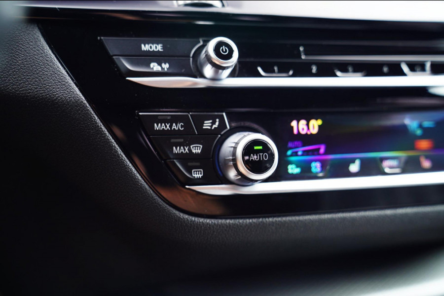 BMW 5 Serie Touring 540i xDrive High Executive | 360 Camera | Massage | Headup | Carbon delen exterieur | BMW LED | Dealer onderho