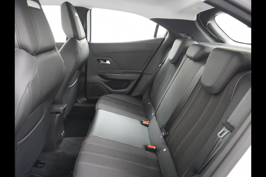 Opel Mokka-e Elegance 50-kWh 11kw 360Camera VirtualCockpit Apple/Android Bordherk. Lane-dep. Navi Led Keyless 1/2Leer Licht-/Zichtpakket Dab Usb Bluetooth CruiseControl Pdc Isofix Ecc 4xElek.Ramen.Spiegels 17''LM 136pk NL-auto!