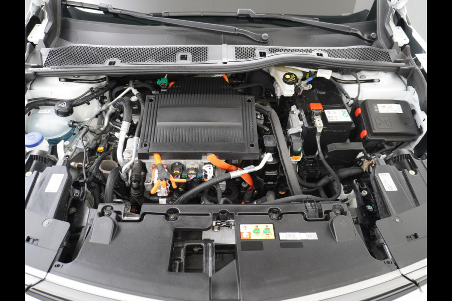 Opel Mokka-e Elegance 50-kWh 11kw 360Camera VirtualCockpit Apple/Android Bordherk. Lane-dep. Navi Led Keyless 1/2Leer Licht-/Zichtpakket Dab Usb Bluetooth CruiseControl Pdc Isofix Ecc 4xElek.Ramen.Spiegels 17''LM 136pk NL-auto!