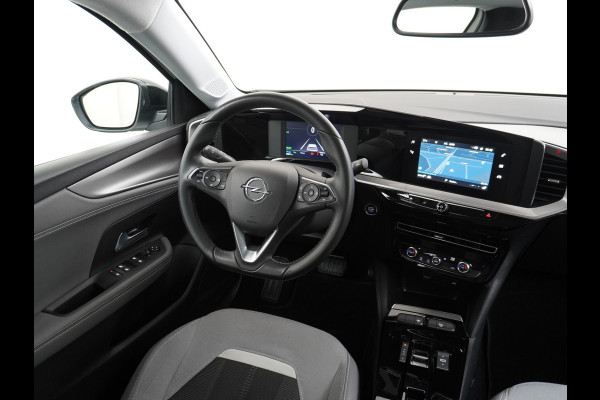 Opel Mokka-e Elegance 50-kWh 11kw 360Camera VirtualCockpit Apple/Android Bordherk. Lane-dep. Navi Led Keyless 1/2Leer Licht-/Zichtpakket Dab Usb Bluetooth CruiseControl Pdc Isofix Ecc 4xElek.Ramen.Spiegels 17''LM 136pk NL-auto!