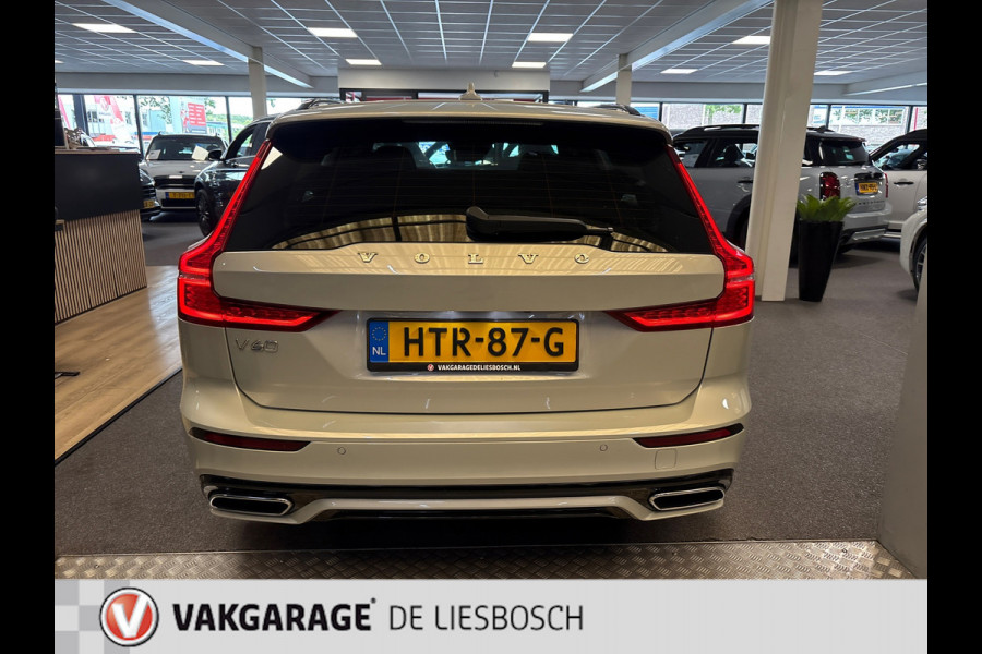 Volvo V60 2.0 T6 Recharge AWD R-Design / Panorama-dak / Trekhaak / Leder / Harman-kardon