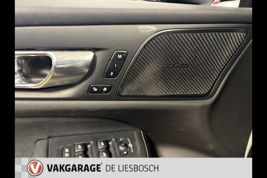 Volvo V60 2.0 T6 Recharge AWD R-Design / Panorama-dak / Trekhaak / Leder / Harman-kardon