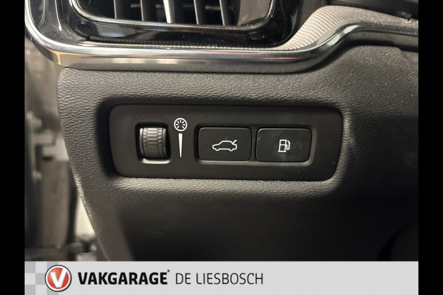 Volvo V60 2.0 T6 Recharge AWD R-Design / Panorama-dak / Trekhaak / Leder / Harman-kardon