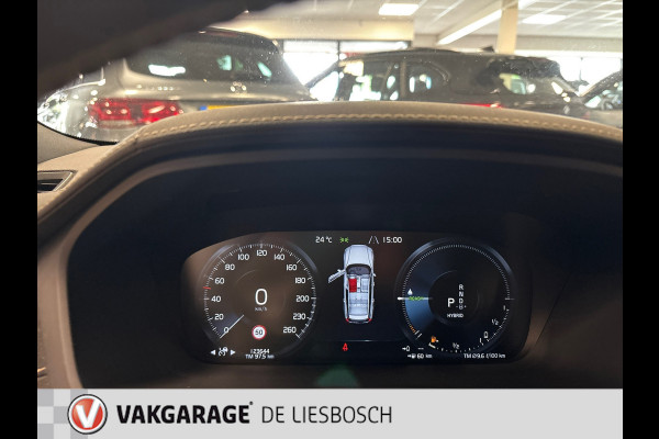 Volvo V60 2.0 T6 Recharge AWD R-Design / Panorama-dak / Trekhaak / Leder / Harman-kardon