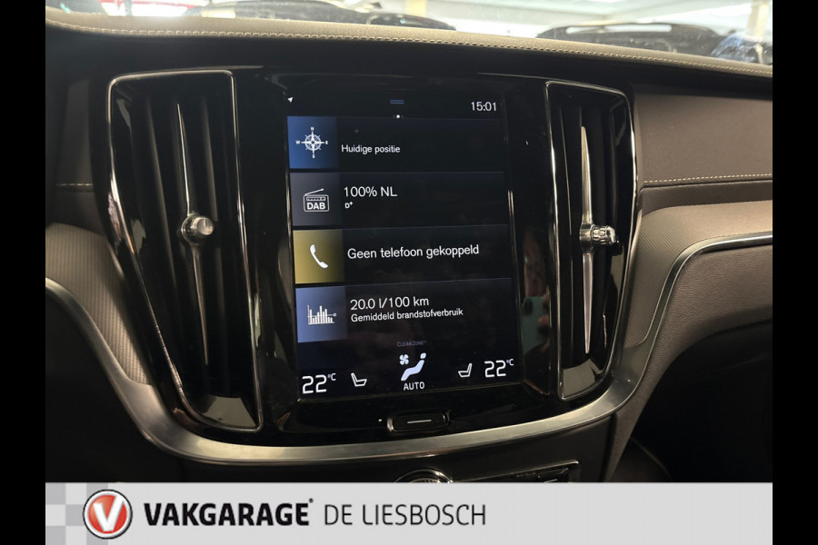 Volvo V60 2.0 T6 Recharge AWD R-Design / Panorama-dak / Trekhaak / Leder / Harman-kardon