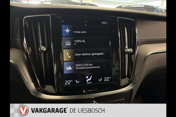 Volvo V60 2.0 T6 Recharge AWD R-Design / Panorama-dak / Trekhaak / Leder / Harman-kardon