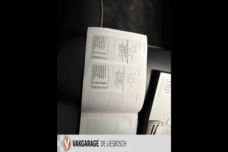 Volvo V60 2.0 T6 Recharge AWD R-Design / Panorama-dak / Trekhaak / Leder / Harman-kardon