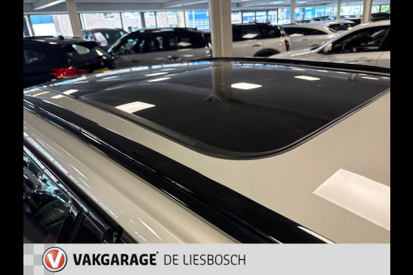 Volvo V60 2.0 T6 Recharge AWD R-Design / Panorama-dak / Trekhaak / Leder / Harman-kardon