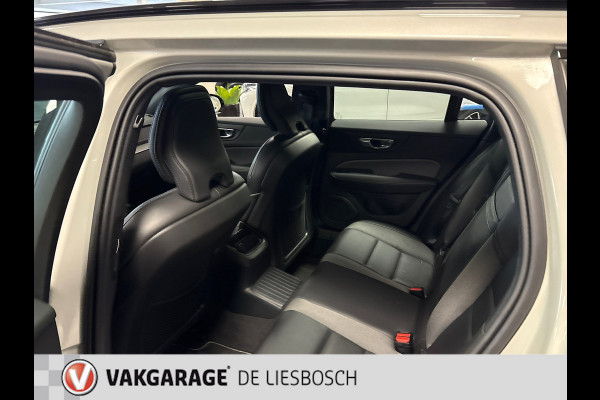 Volvo V60 2.0 T6 Recharge AWD R-Design / Panorama-dak / Trekhaak / Leder / Harman-kardon