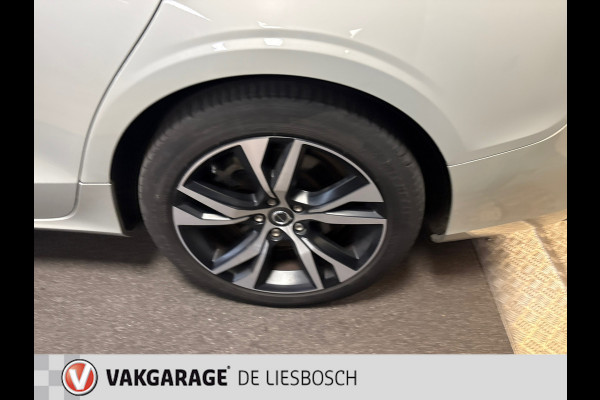 Volvo V60 2.0 T6 Recharge AWD R-Design / Panorama-dak / Trekhaak / Leder / Harman-kardon