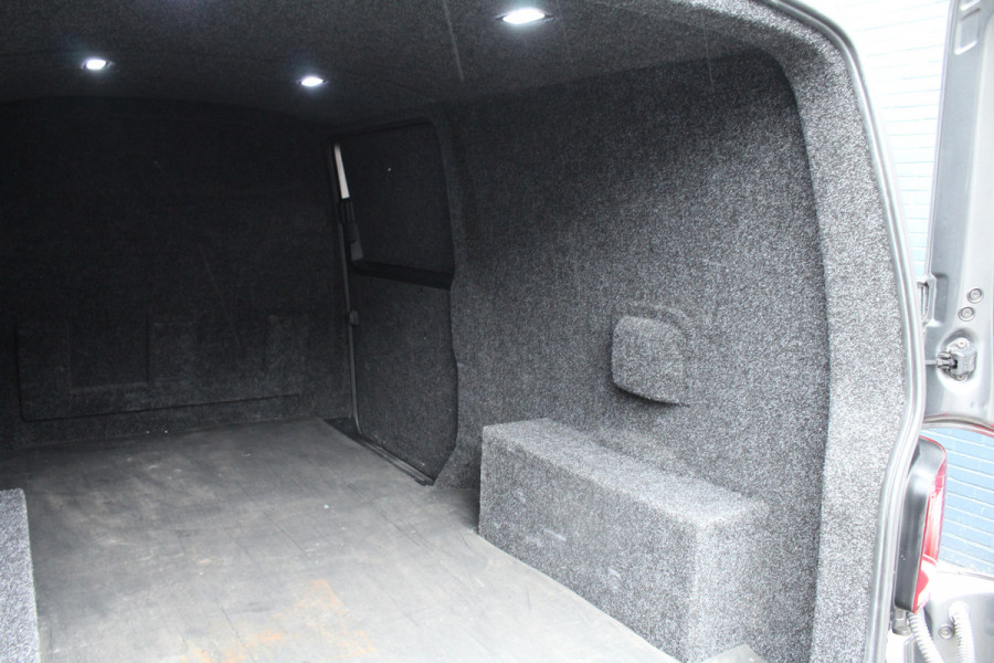 Volkswagen Transporter 2.0 TDI 150pk L2H1 28 Bulli AUTOMAAT NL-Auto NAP Airco Cruise Navi Camera LMV Leder Trekhaak 2500kg