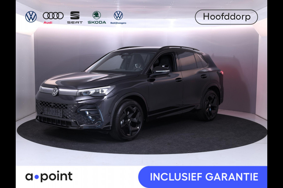 Volkswagen Tiguan 1.5 eTSI R-Line Edition 150 pk Automaat (DSG) | Navigatie | Parkeersensoren (Park assist) | Rondomzicht camera | Matrix LED koplampen | Black Style pakket | R-Line |