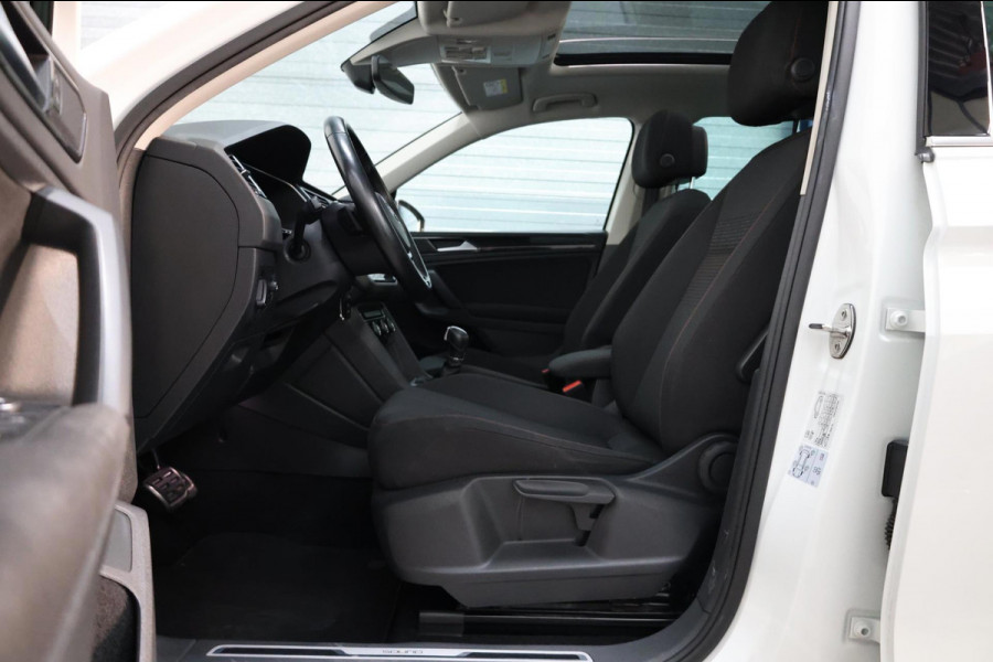 Volkswagen Tiguan 2.0 TSI 4Motion Sound R-line 180+PK LED/VIRTUAL/PANORAMADAK/S+S.VERWARMING/LMV/CAM/ACC/ECC/12 MND GARANTIE!