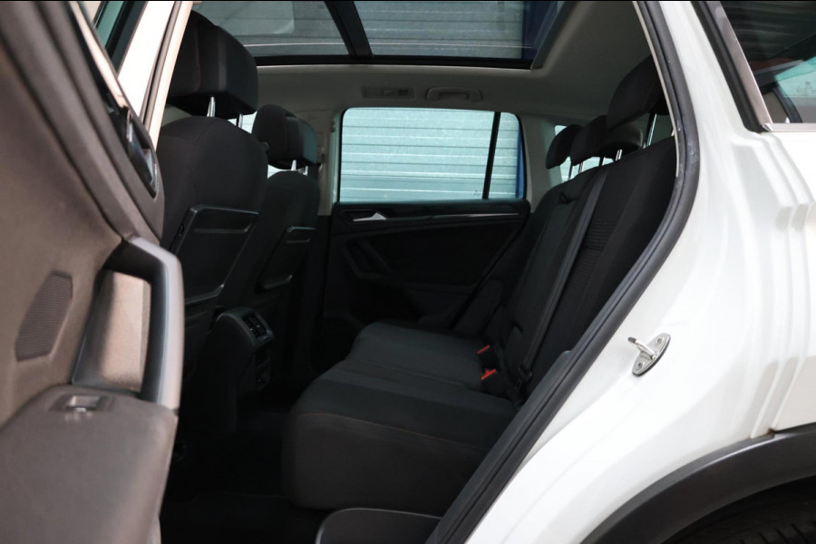 Volkswagen Tiguan 2.0 TSI 4Motion Sound R-line 180+PK LED/VIRTUAL/PANORAMADAK/S+S.VERWARMING/LMV/CAM/ACC/ECC/12 MND GARANTIE!