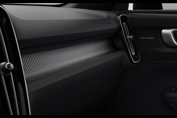 Volvo EX40 Single Motor Extended Range Plus 82 kWh / Lounge Pakket / Panoramadak / 360 Camera / Extra getint glas / 20'' Velgen / Nubuck bekleding