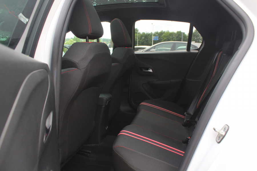 Opel Corsa 1.2 GS Line / Full option! / Panoramadak / Camera / Navigatie / Matrix LED / 17'' / Armsteun / Premiumpakket / Winterpakket / Cruise Control