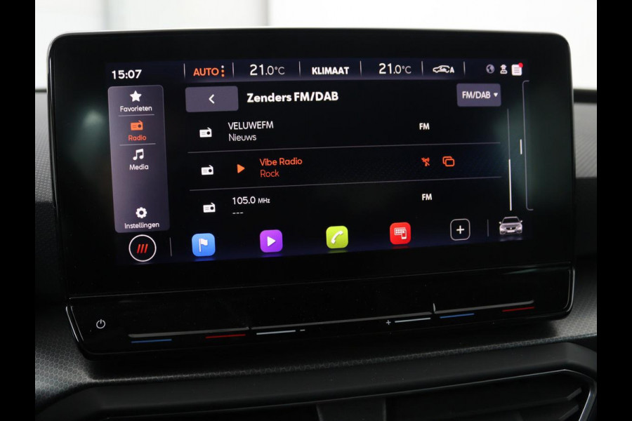 Seat Leon 1.5 eTSI Style Launch Edition | Trekhaak | Carplay | Adaptive cruise | Camera | Navigatie | Park Assist | Climate control
