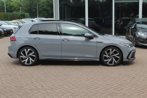 Volkswagen Golf 1.5 eTSI R-Line / Panoramadak / Camera / Harman Kardon / Matrix LED / 18'' / Navigatie / DAB / ACC / Dodehoek / Stuurverwarming / Stoelverwarming