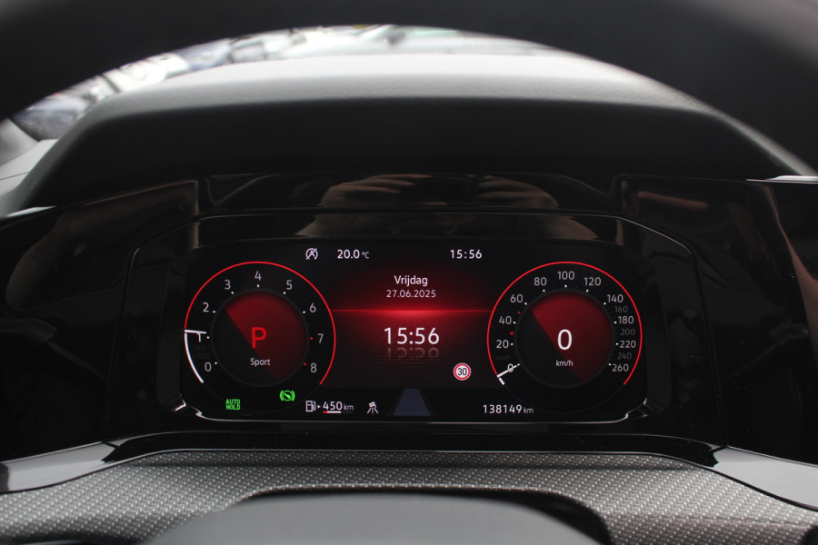 Volkswagen Golf 1.5 eTSI R-Line / Panoramadak / Camera / Harman Kardon / Matrix LED / 18'' / Navigatie / DAB / ACC / Dodehoek / Stuurverwarming / Stoelverwarming