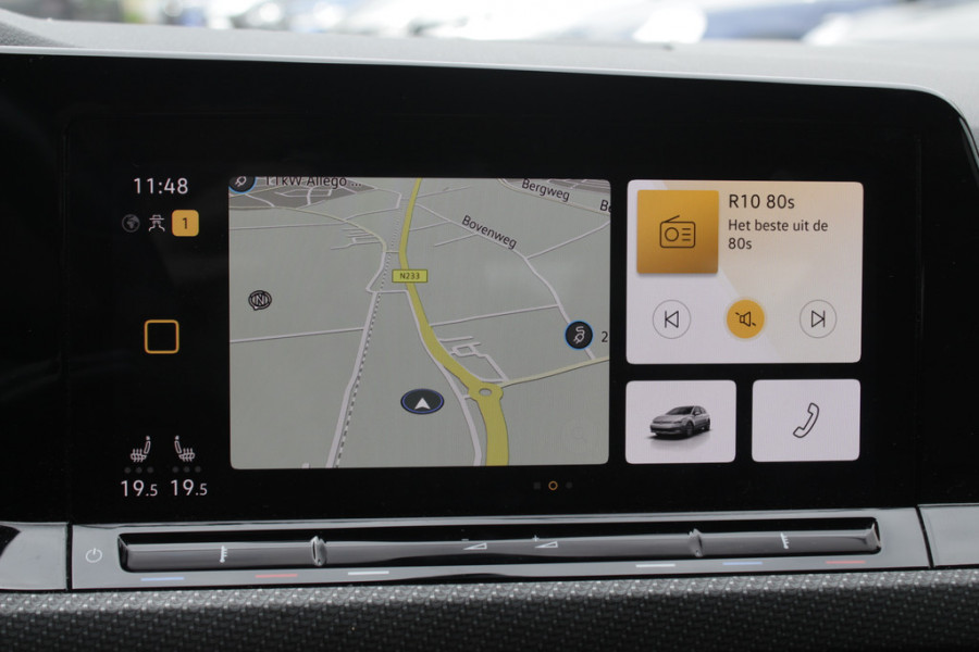 Volkswagen Golf 1.5 eTSI R-Line / Panoramadak / Camera / Harman Kardon / Matrix LED / 18'' / Navigatie / DAB / ACC / Dodehoek / Stuurverwarming / Stoelverwarming