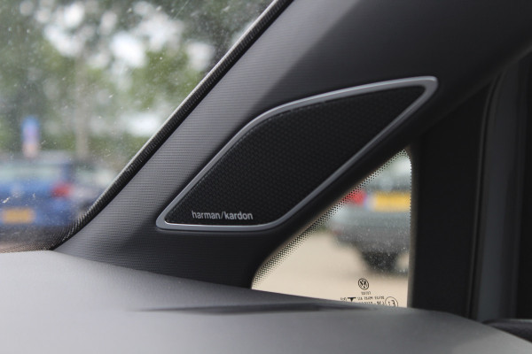 Volkswagen Golf 1.5 eTSI R-Line / Panoramadak / Camera / Harman Kardon / Matrix LED / 18'' / Navigatie / DAB / ACC / Dodehoek / Stuurverwarming / Stoelverwarming