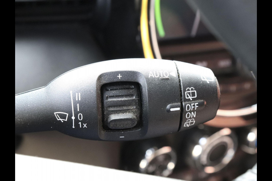 MINI Mini 1.5 One Automaat Business Edition | Navigatie | PDC | Cruise Control | Airco | 17" Lichtmetalen velgen | 5-Deurs