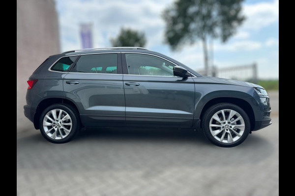 Škoda Karoq 1.5 TSI ACT Style Business TREKHAAK / CAMERA / PDC V+A / NAVI / ACC / CARPLAY / NAVI / 150PK / DSG