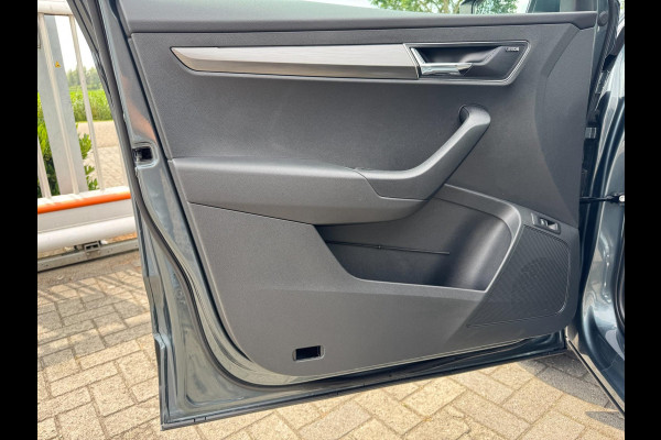 Škoda Karoq 1.5 TSI ACT Style Business TREKHAAK / CAMERA / PDC V+A / NAVI / ACC / CARPLAY / NAVI / 150PK / DSG