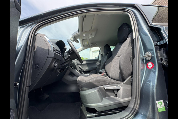 Škoda Karoq 1.5 TSI ACT Style Business TREKHAAK / CAMERA / PDC V+A / NAVI / ACC / CARPLAY / NAVI / 150PK / DSG