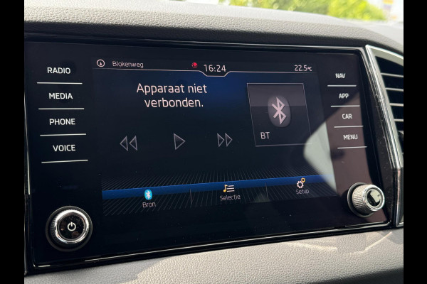 Škoda Karoq 1.5 TSI ACT Style Business TREKHAAK / CAMERA / PDC V+A / NAVI / ACC / CARPLAY / NAVI / 150PK / DSG