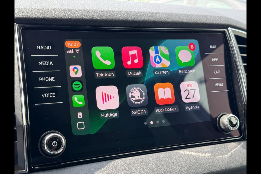 Škoda Karoq 1.5 TSI ACT Style Business TREKHAAK / CAMERA / PDC V+A / NAVI / ACC / CARPLAY / NAVI / 150PK / DSG