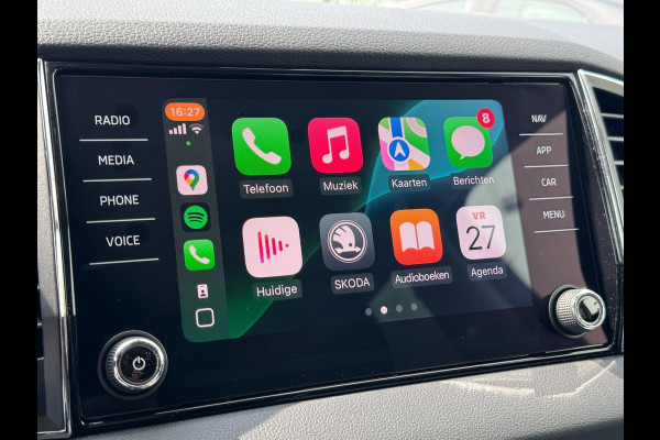 Škoda Karoq 1.5 TSI ACT Style Business TREKHAAK / CAMERA / PDC V+A / NAVI / ACC / CARPLAY / NAVI / 150PK / DSG