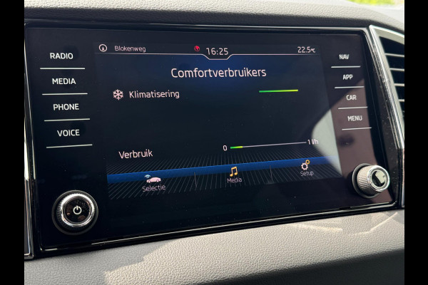 Škoda Karoq 1.5 TSI ACT Style Business TREKHAAK / CAMERA / PDC V+A / NAVI / ACC / CARPLAY / NAVI / 150PK / DSG