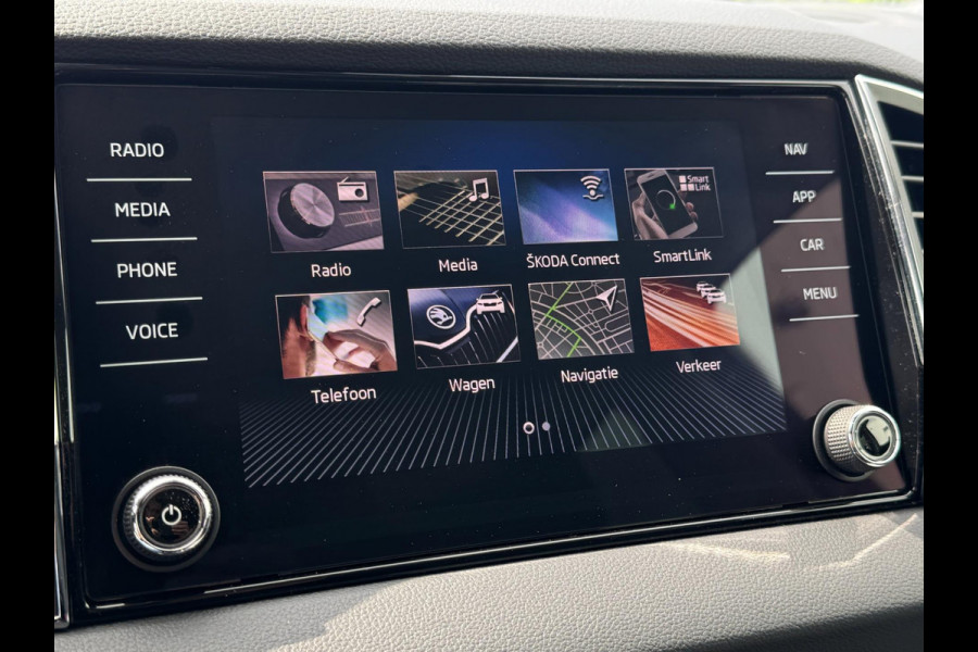 Škoda Karoq 1.5 TSI ACT Style Business TREKHAAK / CAMERA / PDC V+A / NAVI / ACC / CARPLAY / NAVI / 150PK / DSG