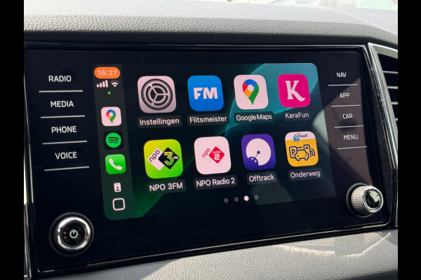 Škoda Karoq 1.5 TSI ACT Style Business TREKHAAK / CAMERA / PDC V+A / NAVI / ACC / CARPLAY / NAVI / 150PK / DSG