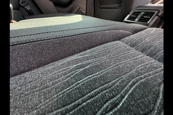 Škoda Karoq 1.5 TSI ACT Style Business TREKHAAK / CAMERA / PDC V+A / NAVI / ACC / CARPLAY / NAVI / 150PK / DSG