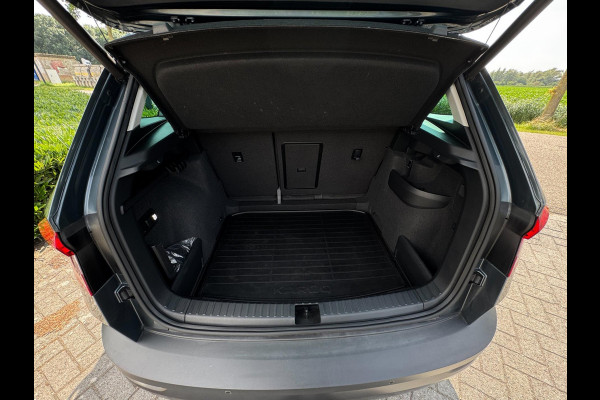 Škoda Karoq 1.5 TSI ACT Style Business TREKHAAK / CAMERA / PDC V+A / NAVI / ACC / CARPLAY / NAVI / 150PK / DSG